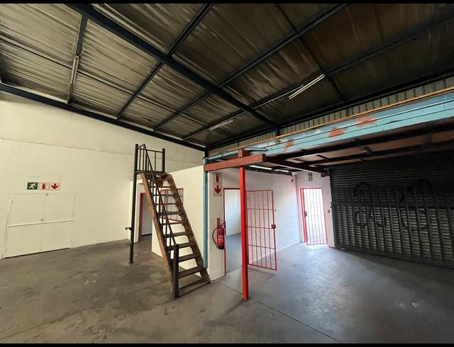 200M² WAREHOUSE TO LET IN EASTLEIGH